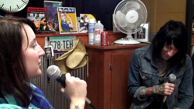 Alabama's Tattoo with Trace Cyrus смотреть онлайн