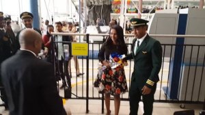 ETHIOPIAN AIRLINES PILOT PROPOSED TO HIS GIRLFRIEND ON HIS GRADUATION DAY