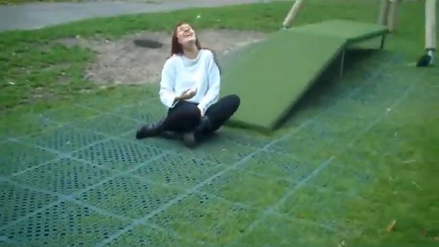 Amy Perring and Sam Bailey go to the park смотреть онлайн