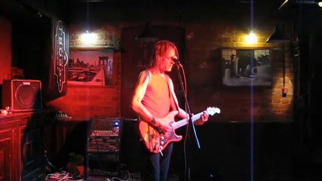 Алекс Карлин (США) в пивбаре «Гвоздь». 19.04.2012 смотреть онлайн