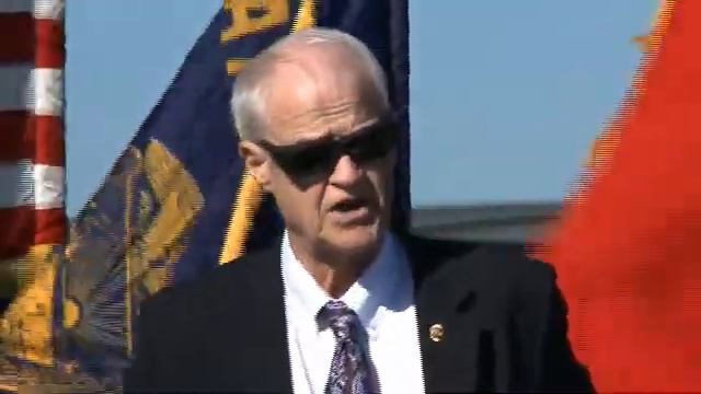 Oregon National Guard dedicates Salem Army Aviation Support Facility to former Oregon Governor смотреть онлайн