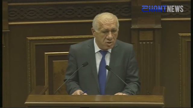 Դավիթ Պիպոյանը հարց է ուղղում Աշոտ Հարությունյանին смотреть онлайн