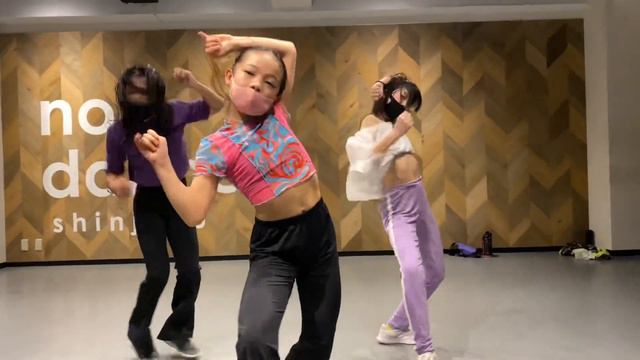 ONE LAST TIME arianagrande choreo by avecoo смотреть онлайн