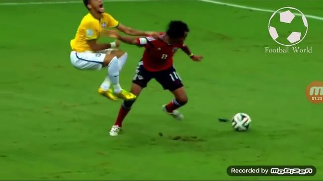 Falli incredibili su Neymar Jr
