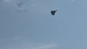 Sukhoi T-50 (PAK FA) solo aerobatics at MAKS2013 (soundtrack version)