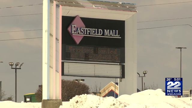Senator Eric Lesser tours improved Eastfield Mall vaccination site смотреть онлайн