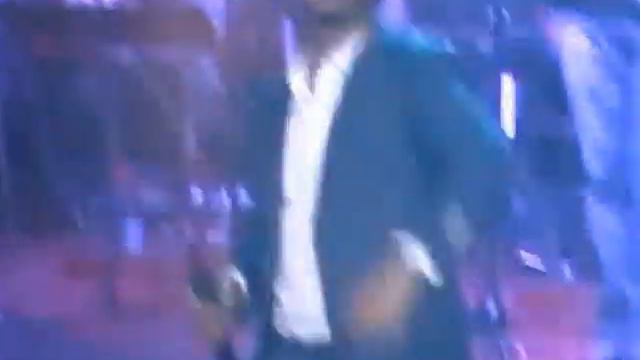 Nikos Oikonomopoulos Captivates in Sydney