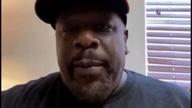 Himaj put a full beard on Cedric’s nephew. смотреть онлайн