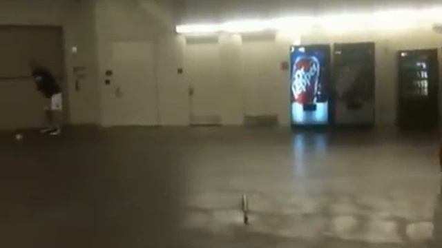 Derek Holland pitching to Dirk Nowitzki смотреть онлайн