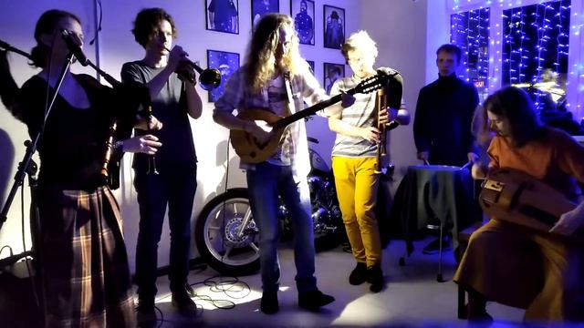 La Charge / Catogan, Hilt & Duo Cardamon смотреть онлайн