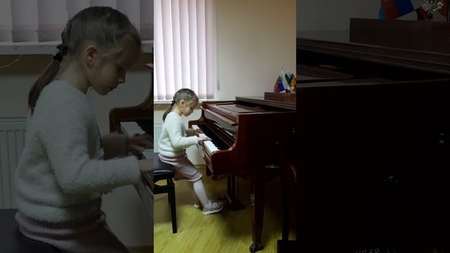 И.С.Бах Менует G-dur, исп. Касьянова Арина (6 лет) 6.12.2020 смотреть онлайн