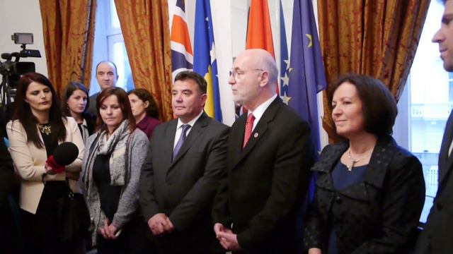 "Ti Shqipëri më jep nder", pritje në Ambasadën Shqiptare në Londër, me 23 prill 2014 смотреть онлайн