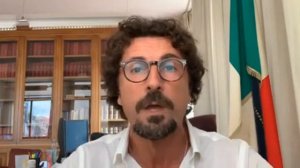 Danilo Toninelli: "Tagliate 345 poltrone. Ce l'abbiamo fatta!"