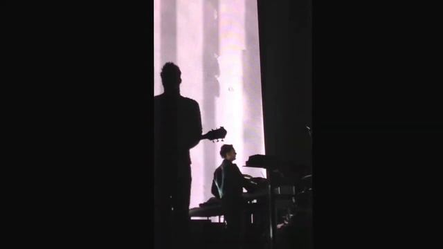 Josh Homme shredding it at O2 Dublin смотреть онлайн