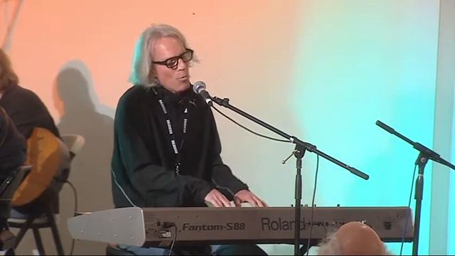 George Merrill-Climbing.mov смотреть онлайн