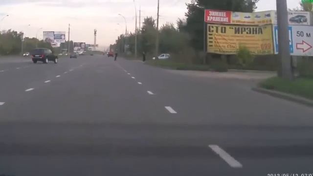 ДАВИ МЕНТОВ! Прикол на дороге смотреть онлайн