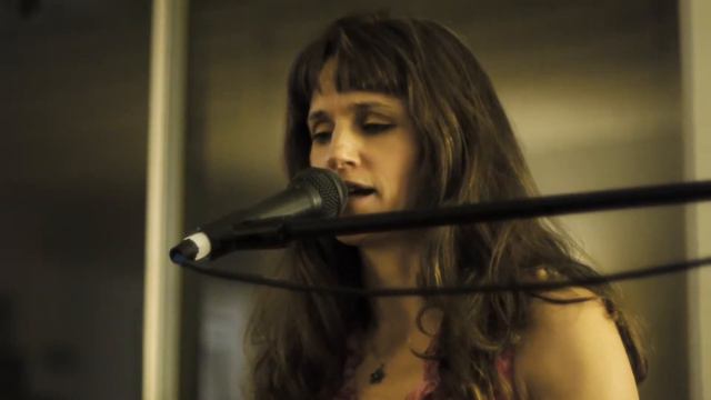 I Will Wait - Kim Stuart (Live) смотреть онлайн