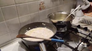 Amici, risate e risotto al radicchio senza pensieri... Chef Luka | Video Divertente