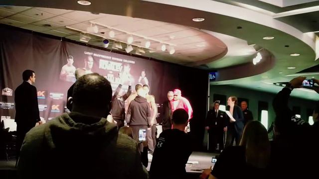 DIMITRY BIVOL VS SULLIVAN BARRERA WEIGHT IN смотреть онлайн