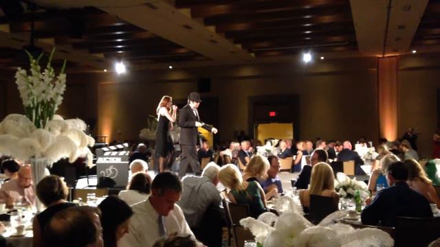 Ron and Emily singing at school event смотреть онлайн