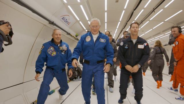 Moonwalking with Moonwalker astronaut Charlie Duke (Apollo 16) смотреть онлайн