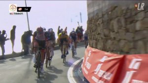 El descenso AL LIMITE de Matej Mohoric en el Poggio | Milano-Sanremo 2022