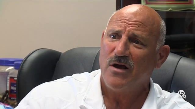 'Defund the police' stirs debate after death of George Floyd смотреть онлайн