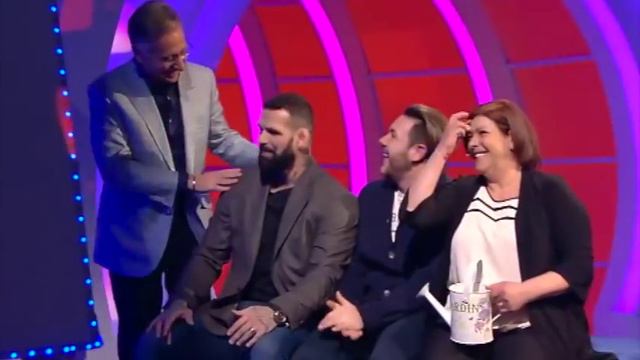 Paolo Bonolis e Alessio Sakara a C'è Posta Per Te смотреть онлайн