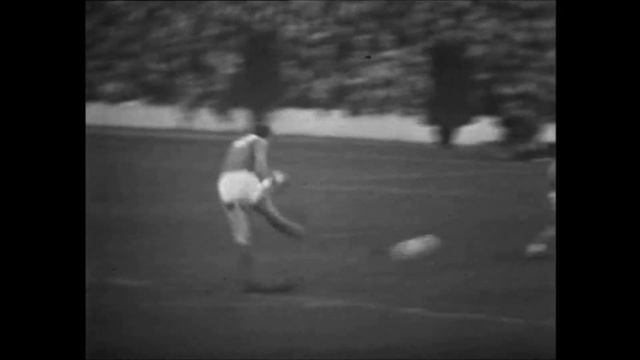 Man Utd's Top Ten Strikers - David Herd смотреть онлайн