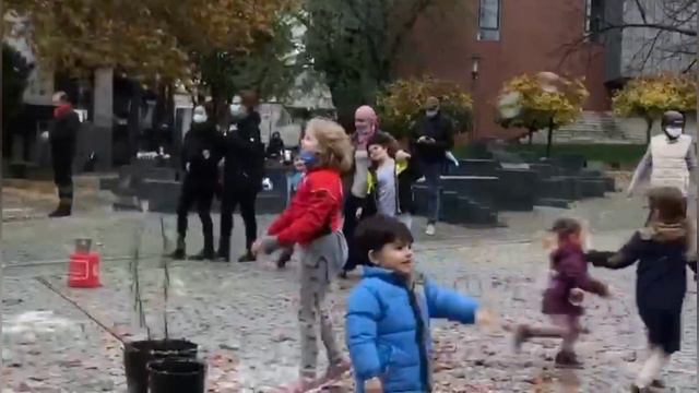 YUSUF MİRZA KÖLN’DE SU BALONCUĞU PATLATIYOR смотреть онлайн