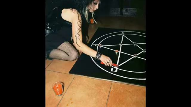 Aleš Brichta - Peklo už čeká (ArtZone čeká) смотреть онлайн