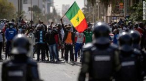 Senegal: Grave tension, Usman Sonko en danger, sa maison envahie par la police.