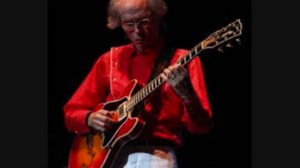 Steve Howe:-'Moment In Time'