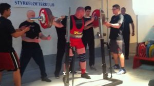 Henning T: 3. squat dm div 11 - 235 kg godkendt 3-0