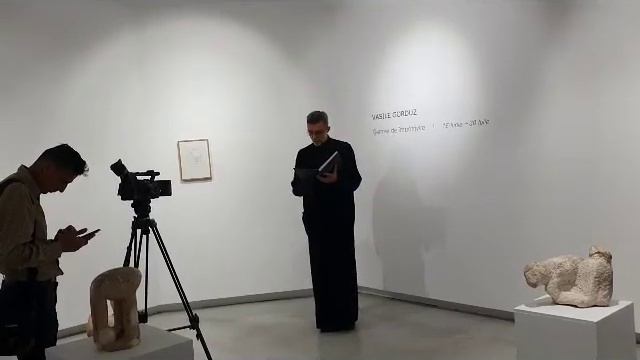 Pr Vasile Istrate citeste scrisoarea Silviei Radu la expozitia lui Vasile Gorduz смотреть онлайн