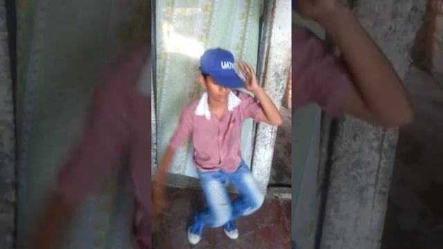 Gabii..bailando mueve el toto смотреть онлайн