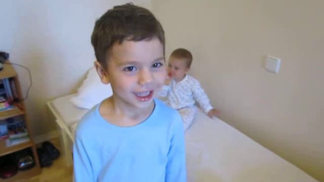 Joakim entertaining Adelia смотреть онлайн