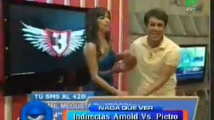 INDIRECTAS ARNOLD VS PIETRO 3-05-2011 @ NQV - BOLIVIA