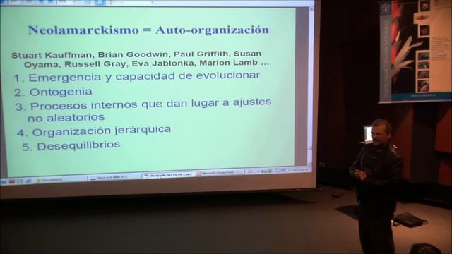 Superando el conflicto: autoorganización vs. selección natural (Lamark vs. Darwin) смотреть онлайн