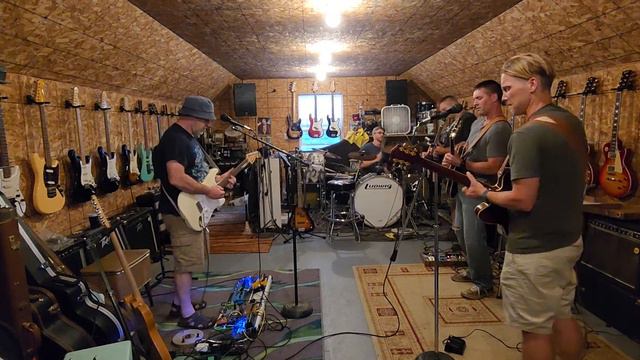 "Birthday Jam" Fender, D'Angelico, Gretsch, Ludwig, Washburn. "I know you rider" Grateful Dead Main смотреть онлайн