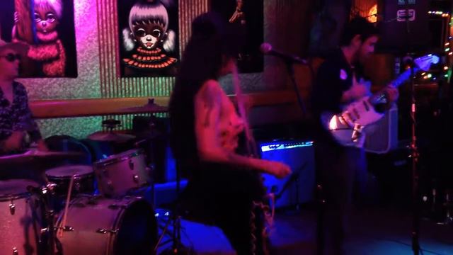 Acapulco Lips at Darrells Tavern смотреть онлайн