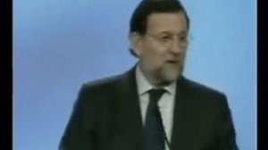 Mariano Rajoy canta el Cara al sol