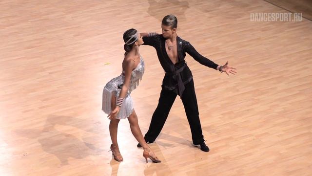 Kristers Smits - Elizabeth Shlimovich USA, Cha-Cha-Cha | WDSF Open Youth Latin смотреть онлайн