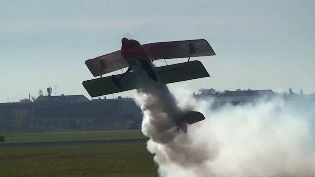 20111106 Motorkunstflug von Tim Stadler Flugschau смотреть онлайн