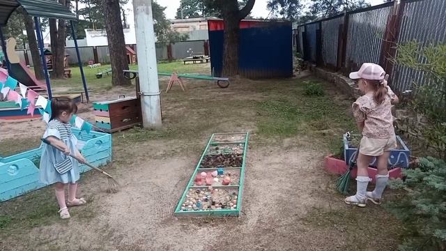 Один день в детском саду смотреть онлайн