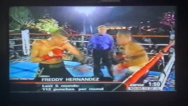 Jesus Soto Karass 🇲🇽 Vs. Freddy Hernandez 🇲🇽 July 13th , 2004 (Rounds 9-10, Scorecards) смотреть онлайн