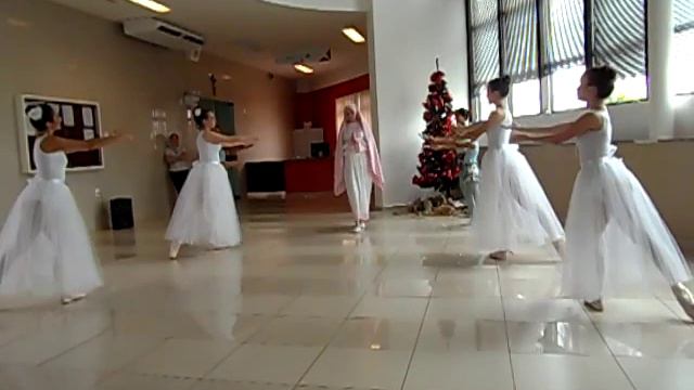 AVE MARIA - ESCOLA DE BALLET BUTTERFLY смотреть онлайн