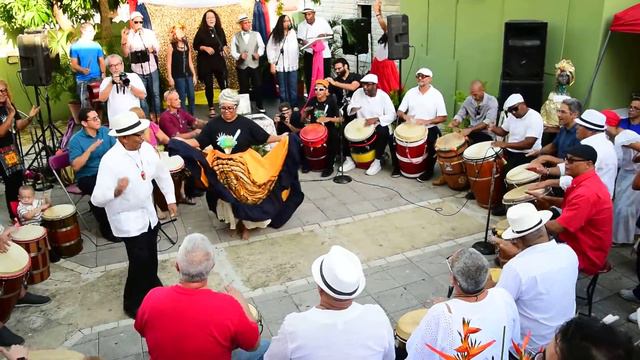 María Texidor - Cicá смотреть онлайн