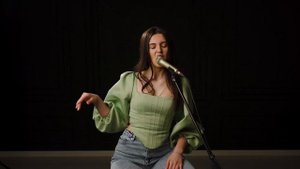 Beatrice Dari - Colors (Black Pumas Cover)