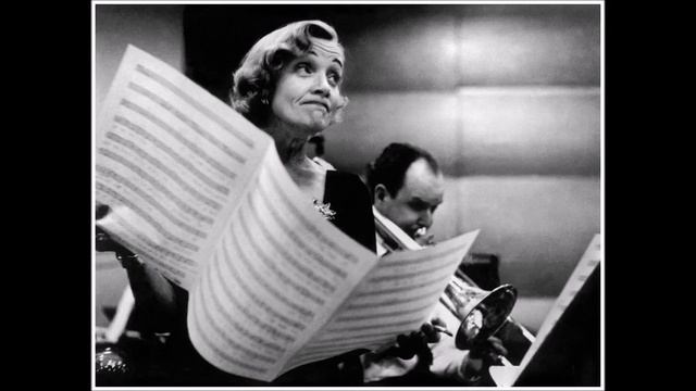 Marlene Dietrich - Taking A Chance On Love (in German) смотреть онлайн